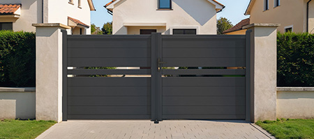 Aluminium swing gate